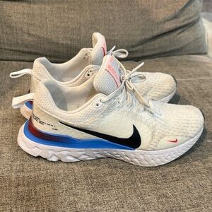 Nike React Infinity Run Flyknit 3
'White Photo Blue Red'